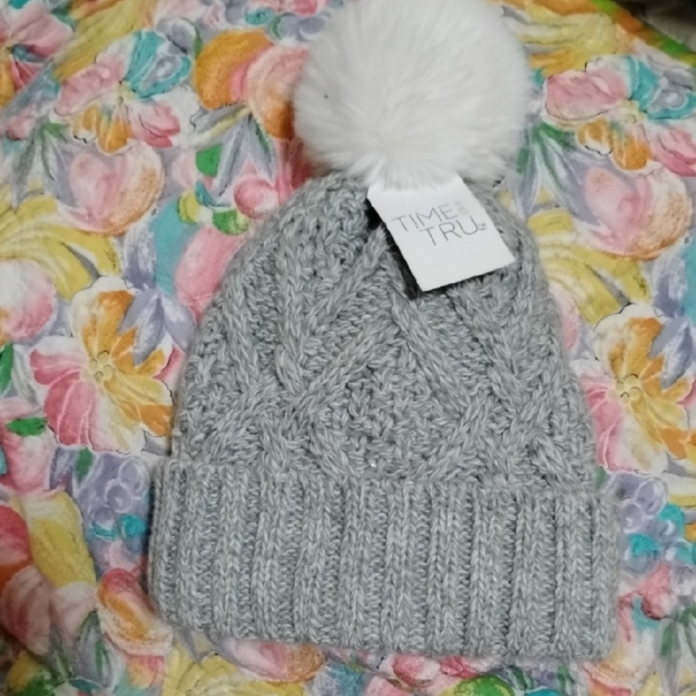 Time and Tru Gray and White Winter Knit Hat